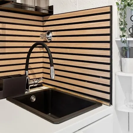 - Luxus Lift & Parken -naehe Dus & Dortmund & Koeln & Essen شقة