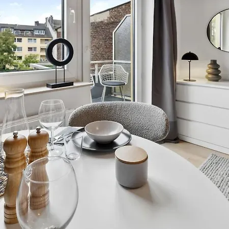 - Luxus Lift & Parken -naehe Dus & Dortmund & Koeln & Essen Apartment *