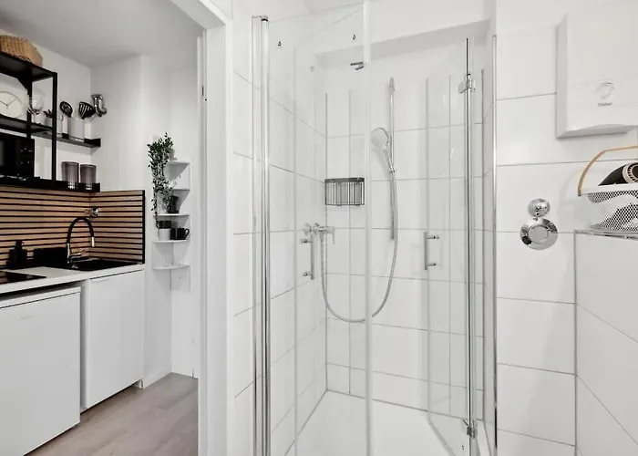 - Luxus Lift & Parken -naehe Dus & Dortmund & Koeln & Essen *