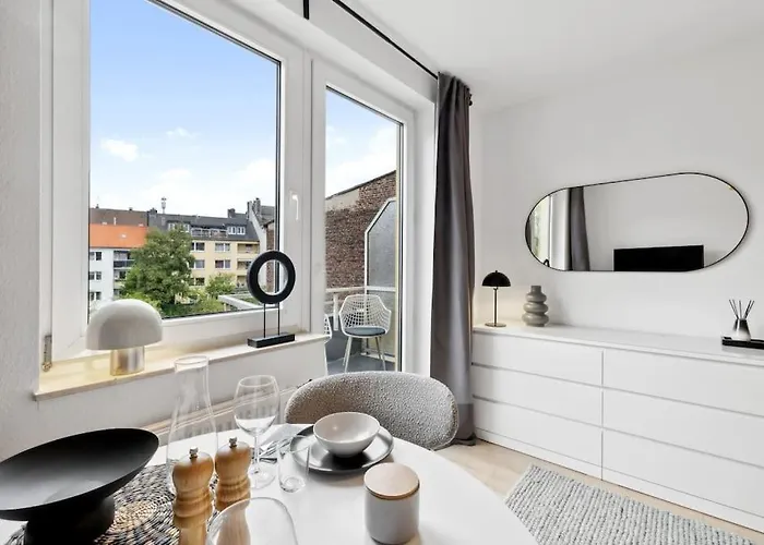 - Luxus Lift & Parken -naehe Dus & Dortmund & Koeln & Essen 伍珀塔尔