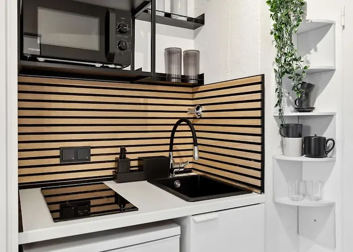 - Luxus Lift & Parken -naehe Dus & Dortmund & Koeln & Essen *